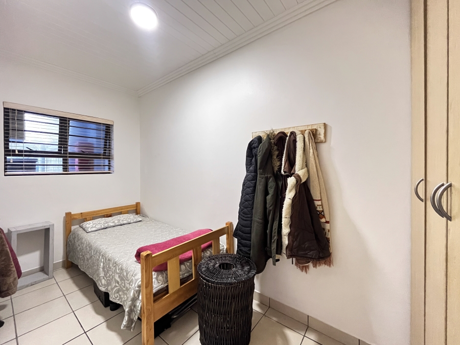 To Let 2 Bedroom Property for Rent in Middedorp Western Cape